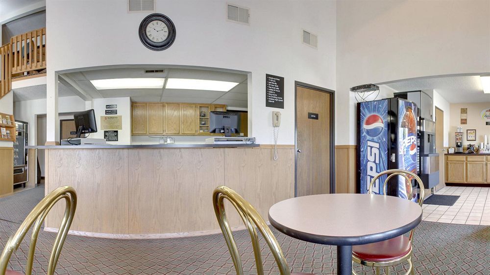 Super 8 By Wyndham West Plains Motel Екстериор снимка