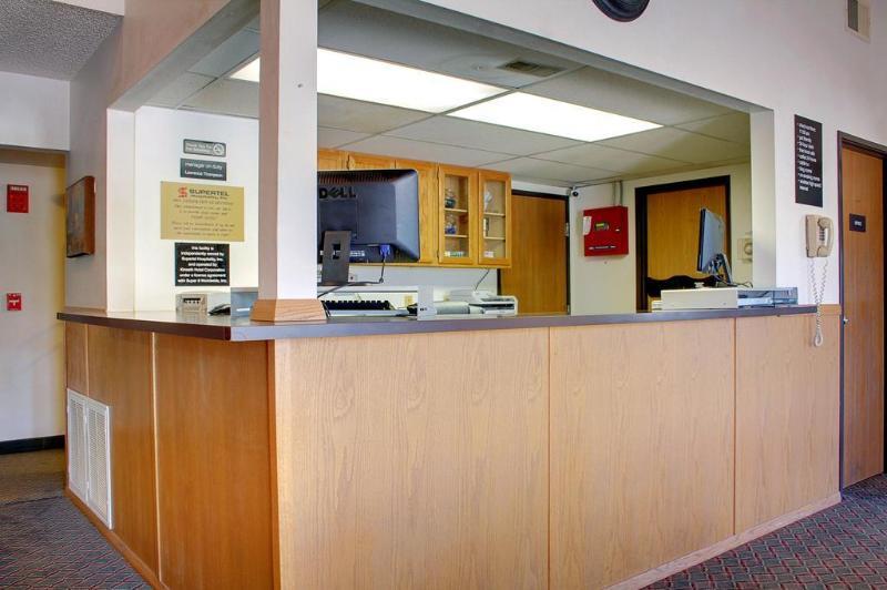 Super 8 By Wyndham West Plains Motel Екстериор снимка