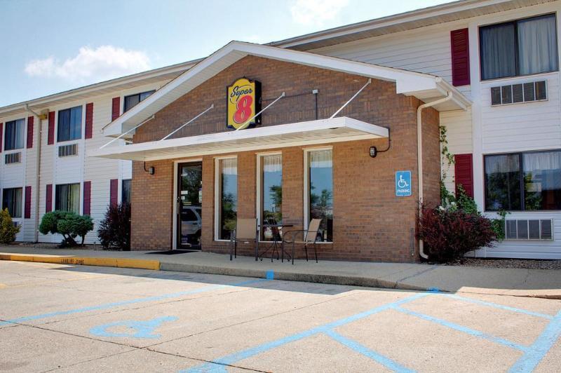 Super 8 By Wyndham West Plains Motel Екстериор снимка