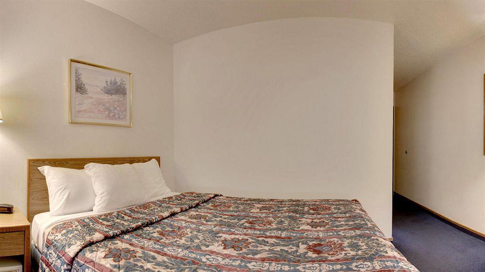 Super 8 By Wyndham West Plains Motel Екстериор снимка